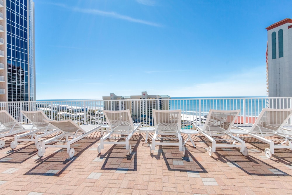 Laketown Wharf by Book That Condo