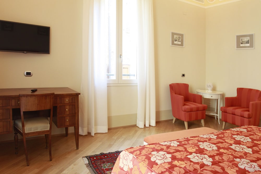 Casa Isolani Piazza Maggiore