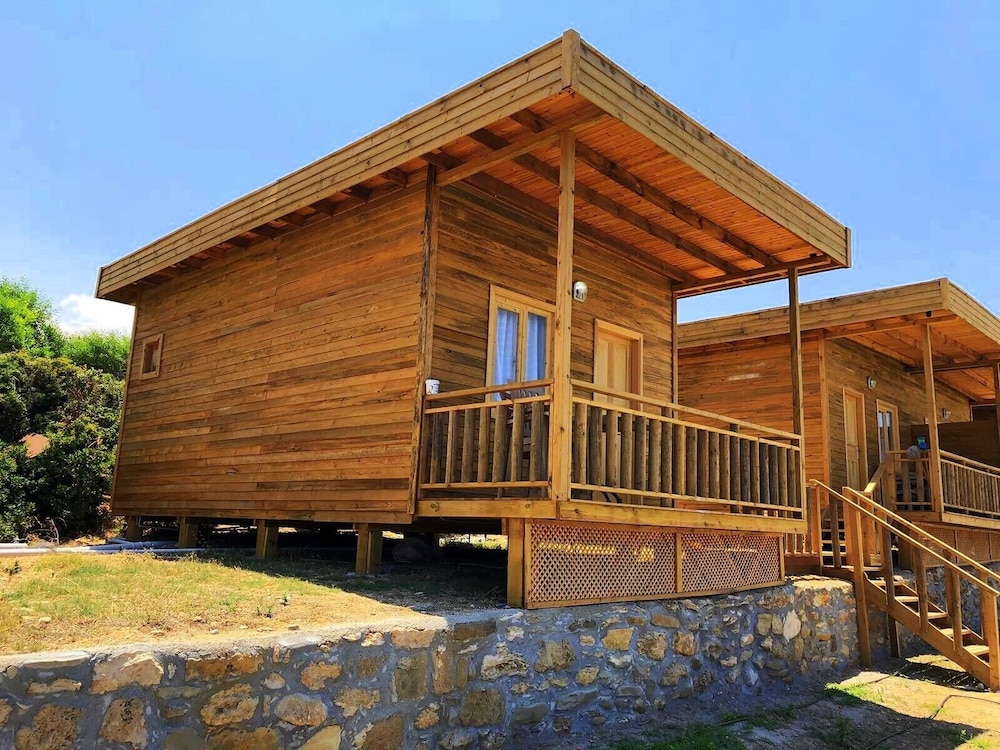 ZAMBAK Holiday Village