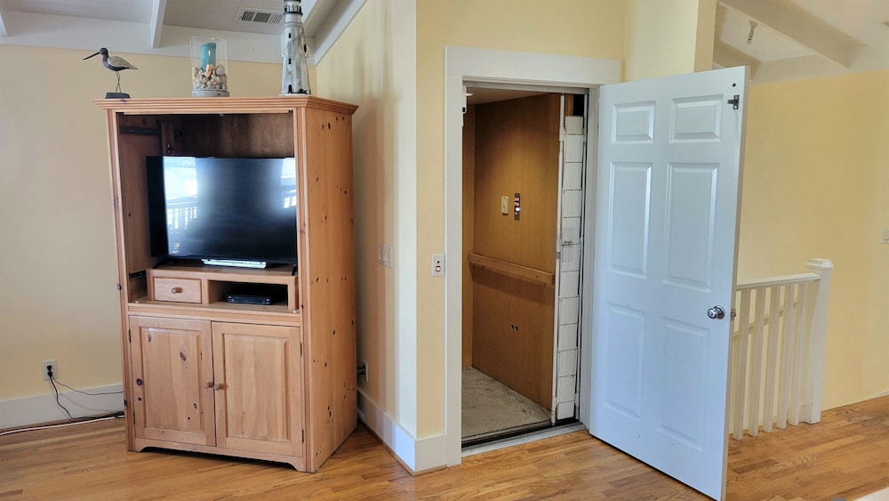 203 Butler Avenue by Tybee Vacation Rentals