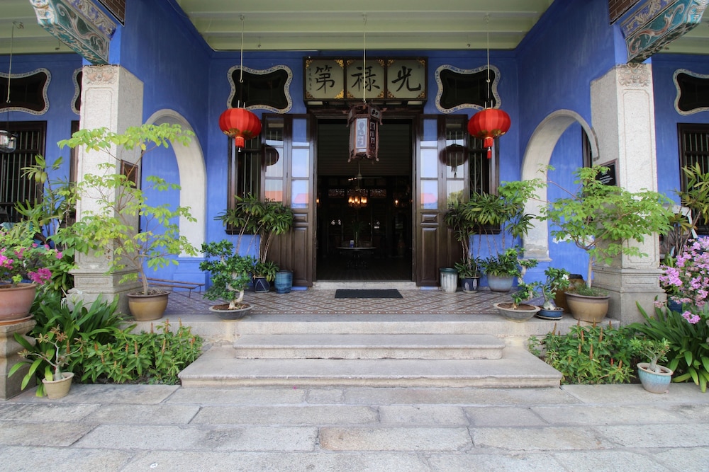 Cheong Fatt Tze - The Blue Mansion 132