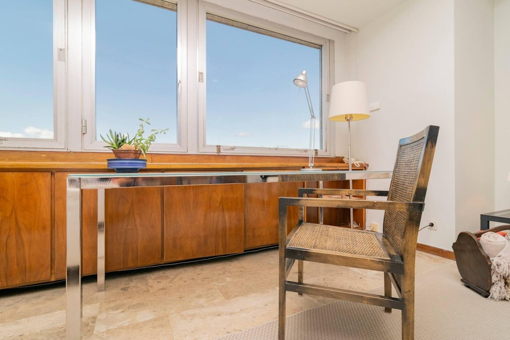 Colon 819 in Madrid With 1 Bedrooms and 1 Bathrooms
