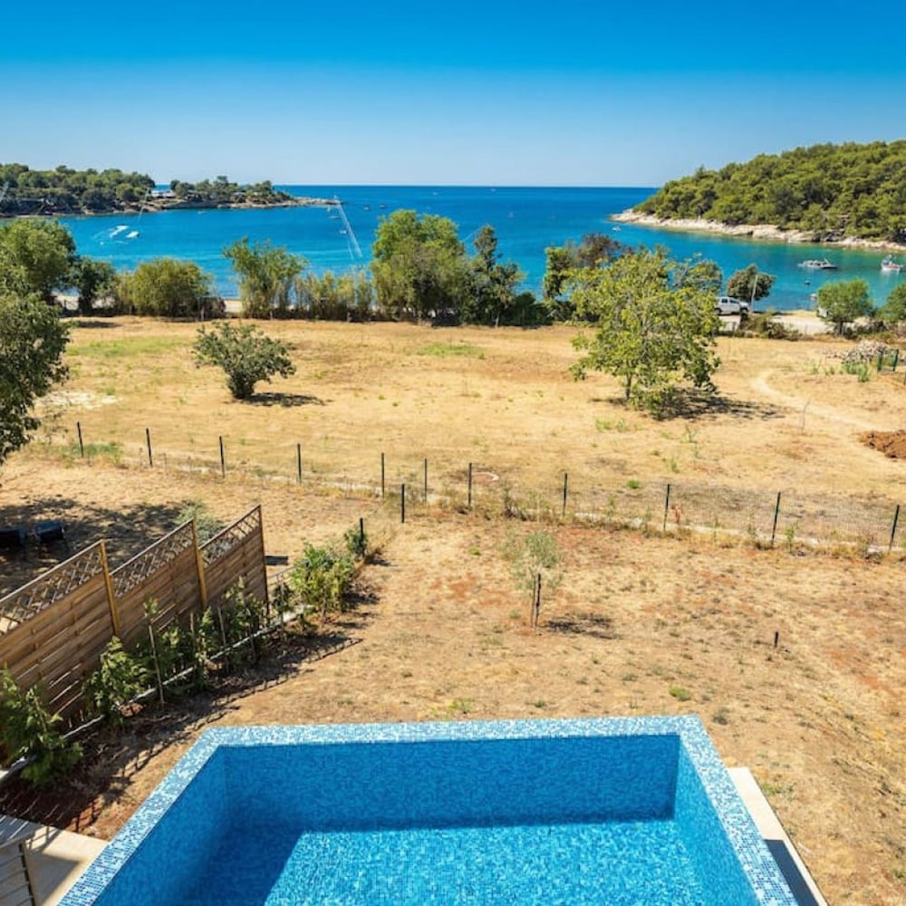 Villa Lavanda - Seaside Luxury Villa for 8 Guests
