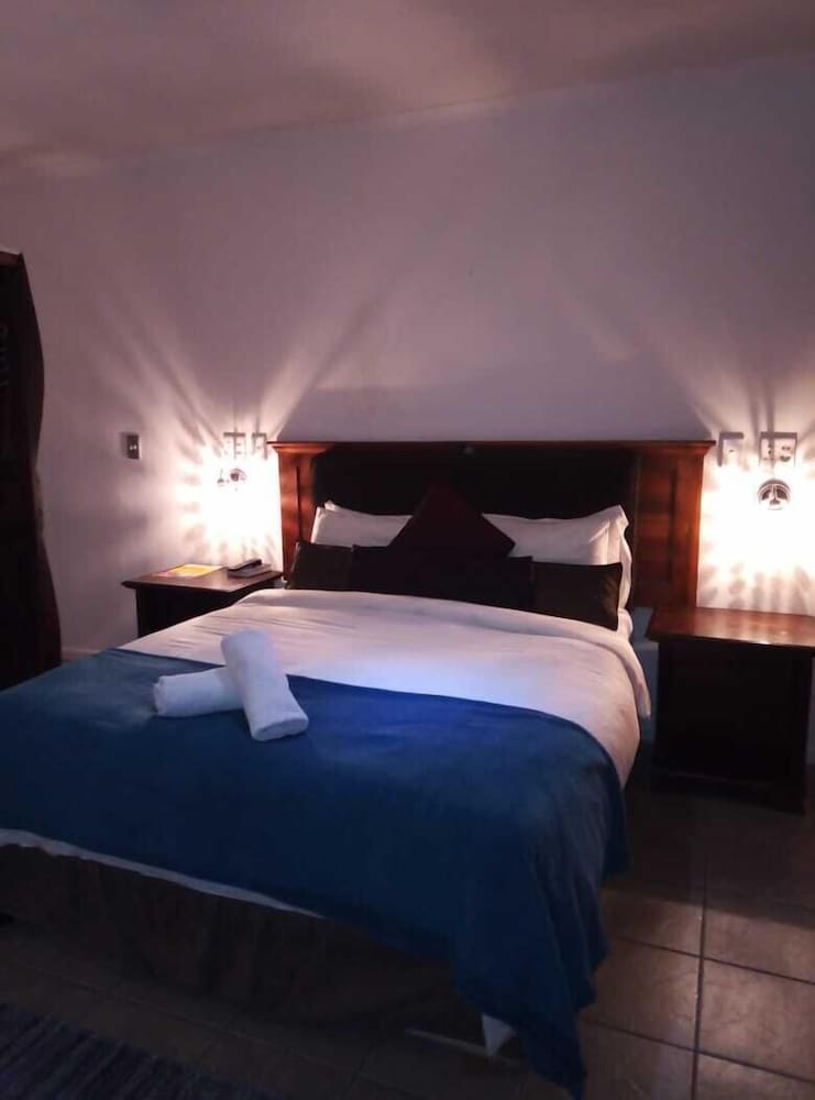 Bread & Barrel Bellville  Guesthouse