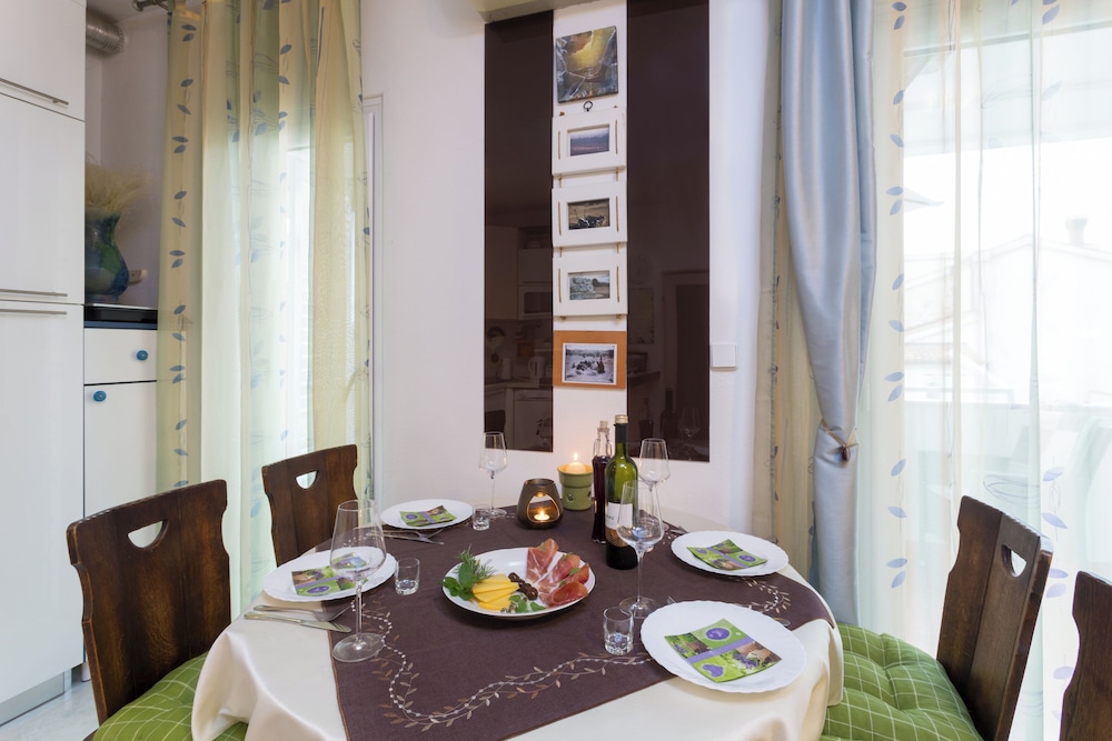 Arca, Apartment With Sea View And Free Parking