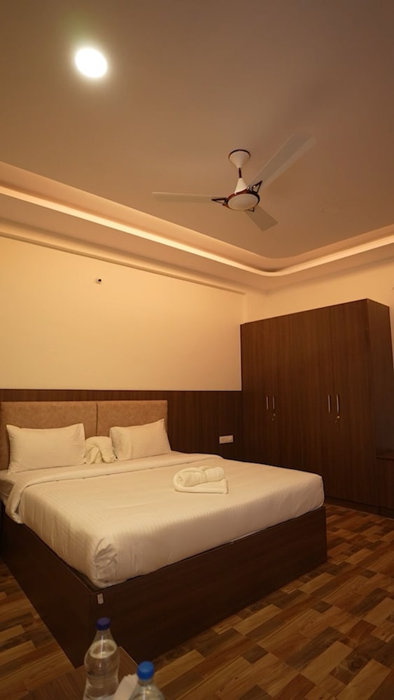 R2B GRAND RAYAN RAM BHAVAN