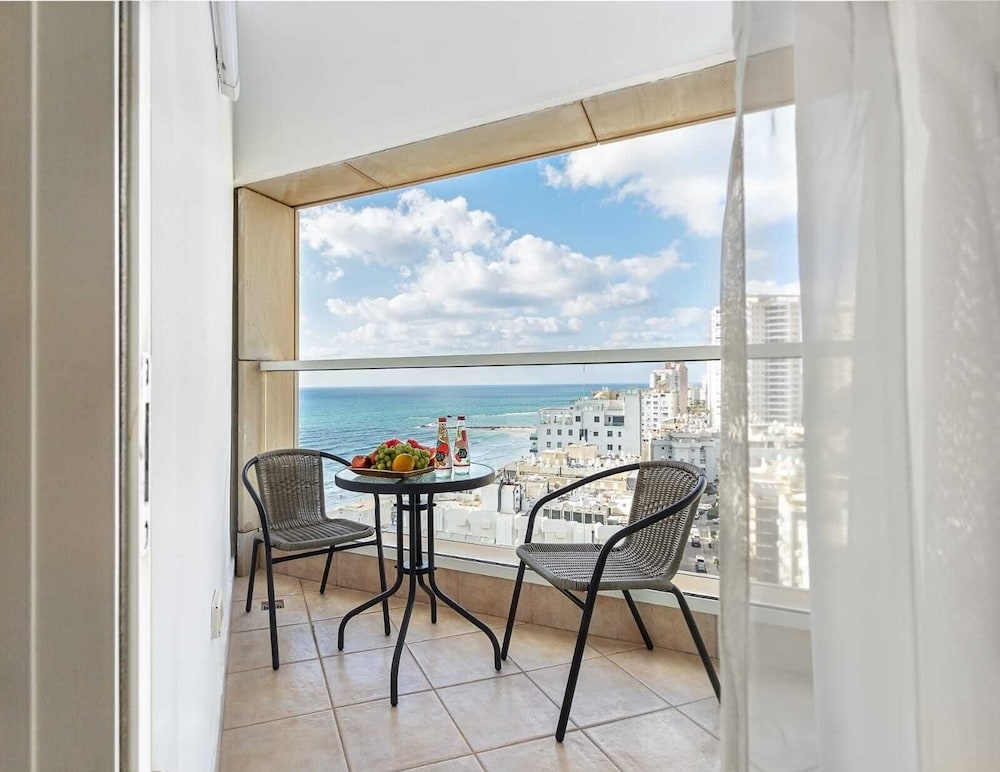 1201 GO to Bat Yam Center view 4