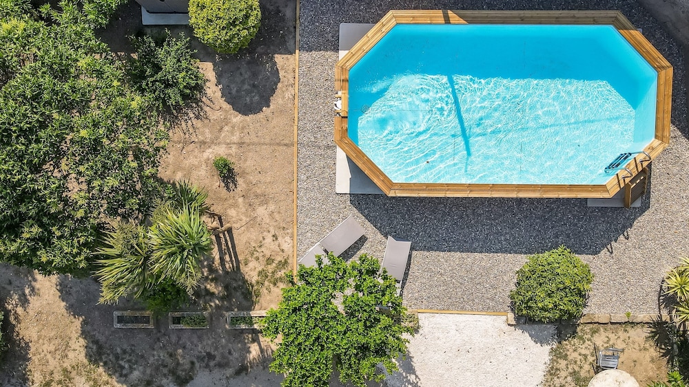 Mas Lou Pitchoun Exceptional Villa Between the Alpilles and Avignon