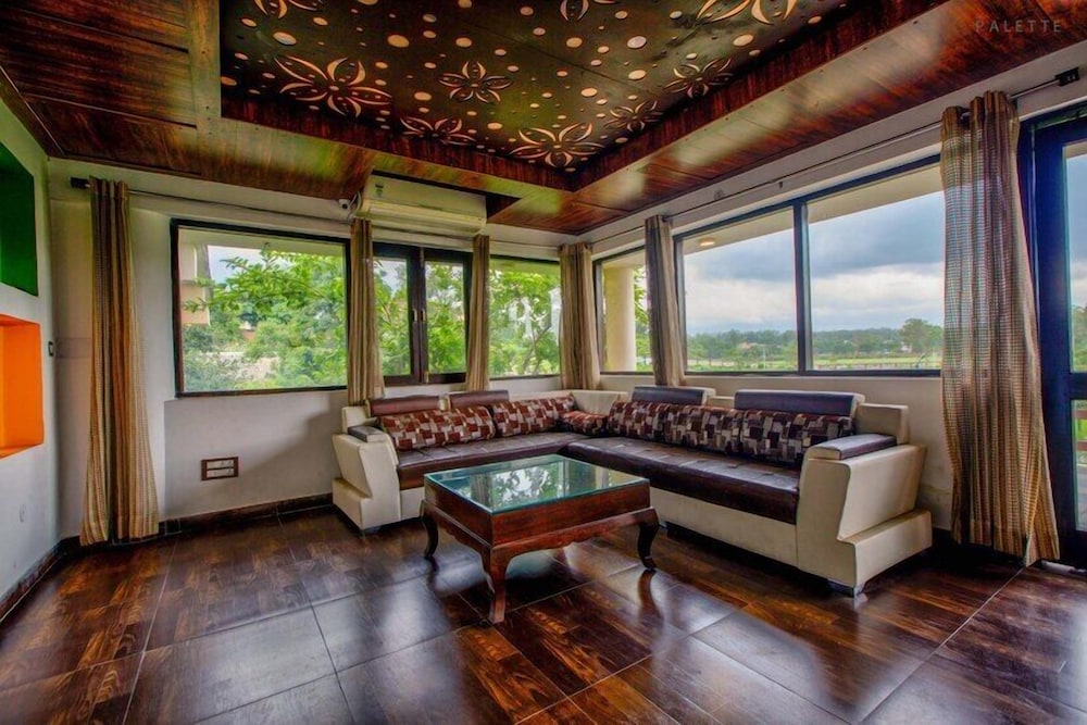 Pyramid Home Divine