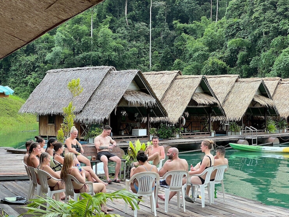 PraiwanRaftHouse