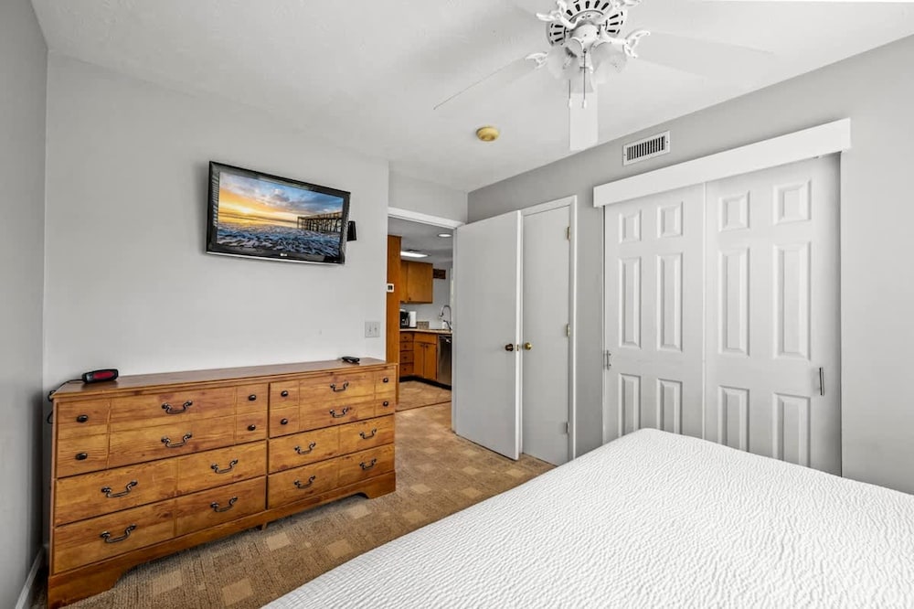 Mountain Views Indoor Pool Hot Tub Sleeps 4
