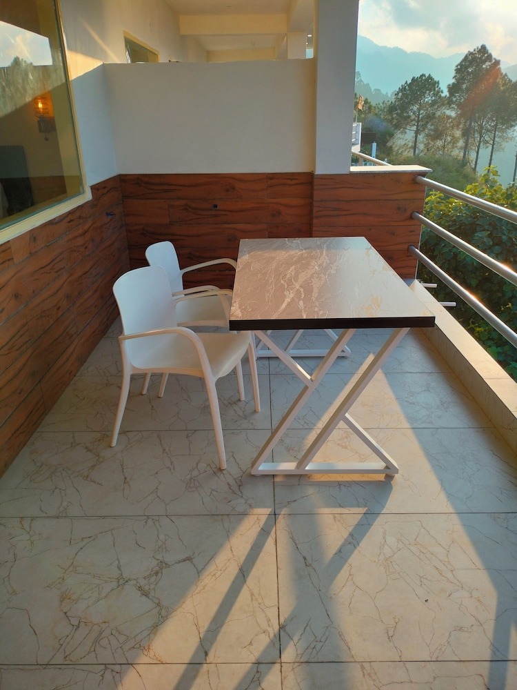 SVS RECREATIONAL HOTELS AND RESORTS