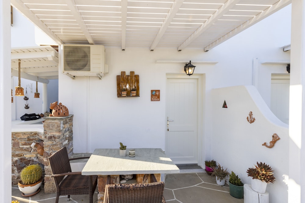 Irini Pension