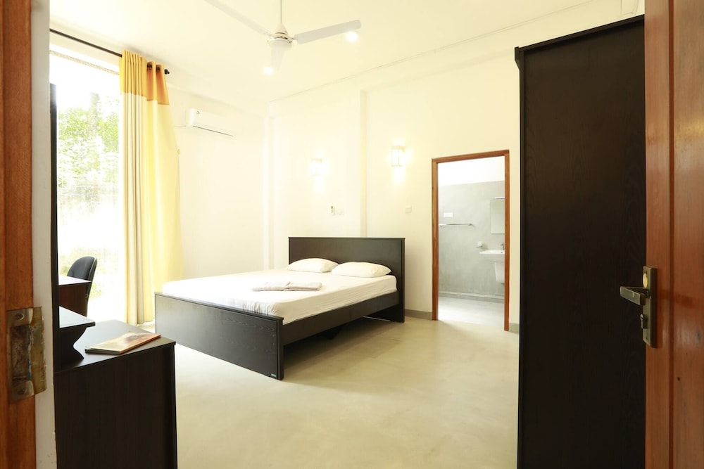Room in Guest Room - Serene Oasis in Galle - Tranquil Retreat With Breathtaking Views