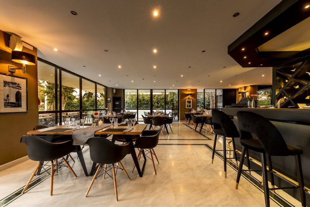 Athenian Riviera Hotel & Suites 75