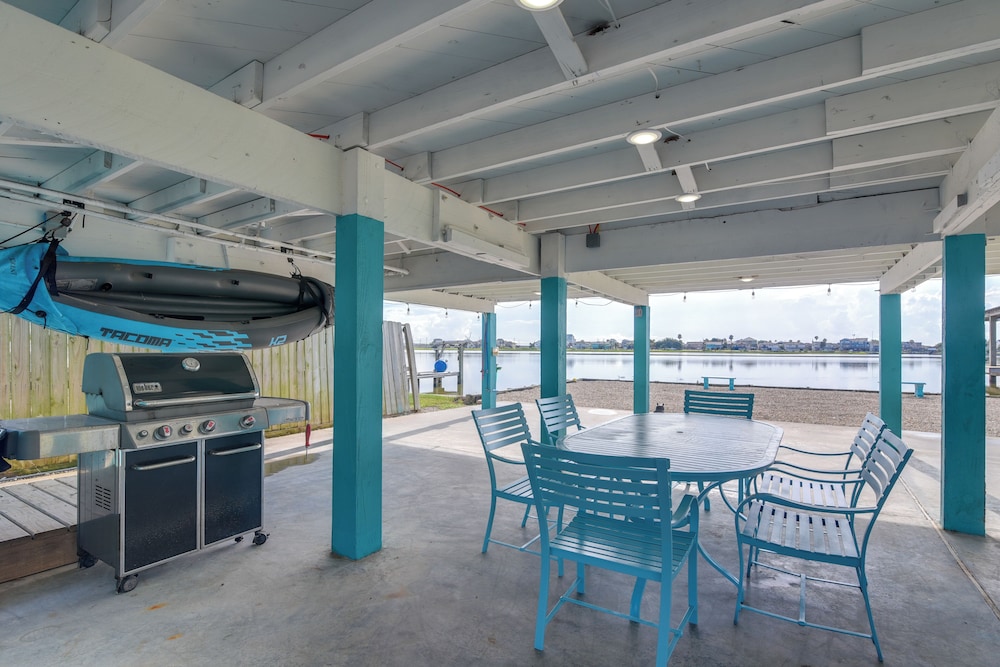 Private Bayfront Access 10 Mi to Galveston Beaches