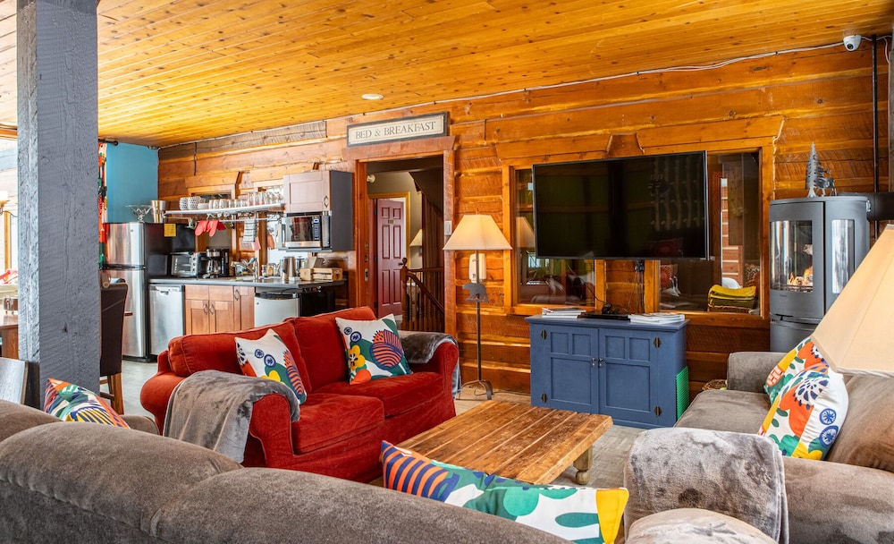 Earl Grey Lodge