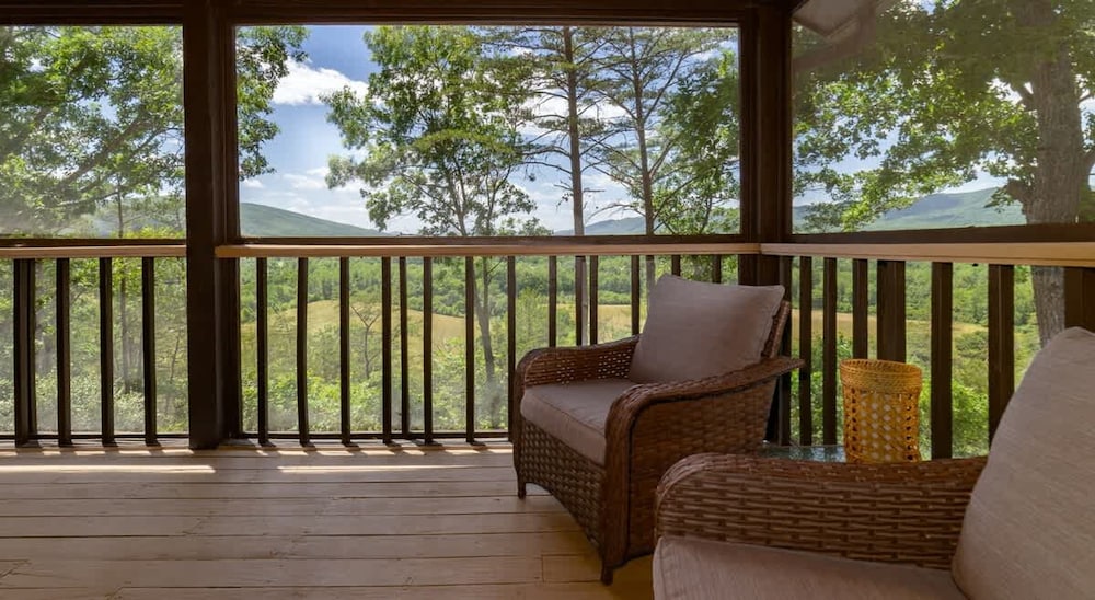 Shenandoah Retreat - Family Home