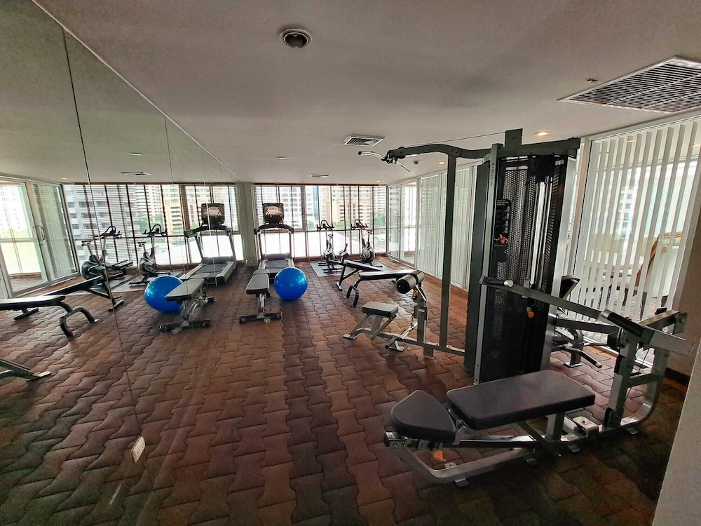 7C - 2 Bedroom Downtown Apartment With Shared Pool
