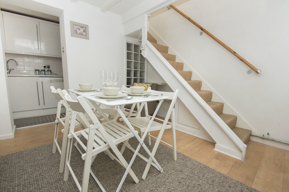 Marine Gardens Central by Brighton Holiday Lets