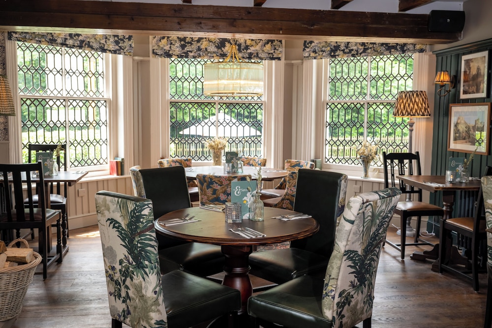 Wheatsheaf Hotel - Virginia Water by Chef and Brewer Collection
