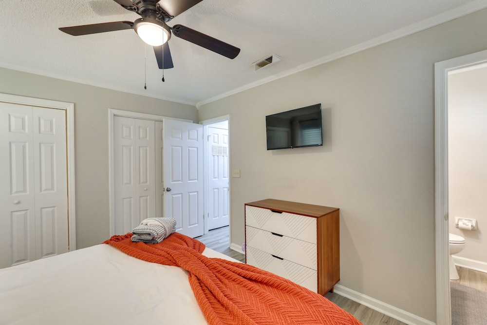 Summerville Vacation Rental: 4 Mi to Downtown! view 5