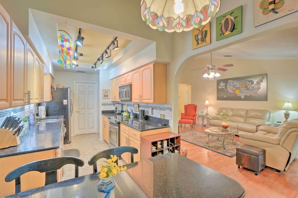 Tampa Home w/ Hot Tub ~ 15 Mi to Downtown!