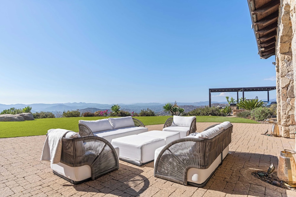 Infinity Pool, Theater, Pickleball + 360 Views Near Lake Poway Sunset Point Estate by Avantstay