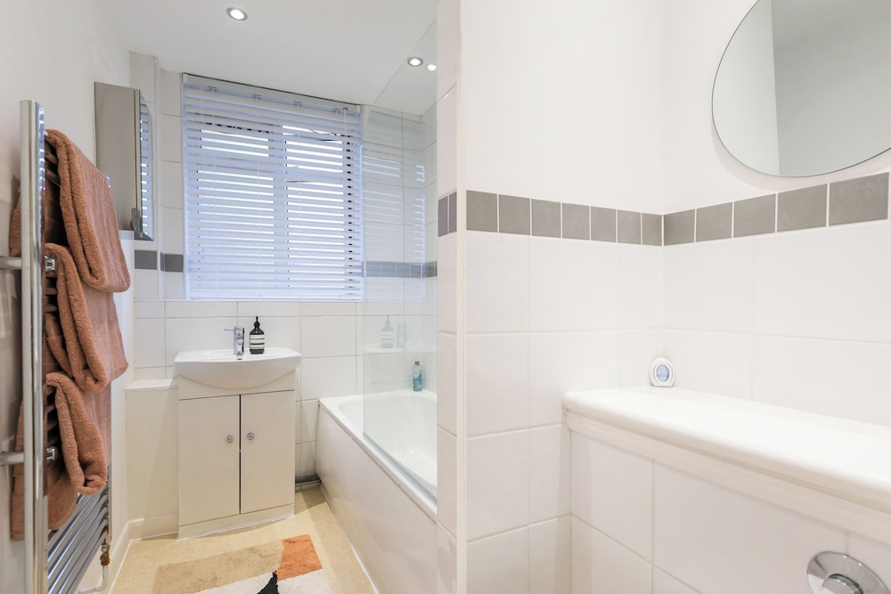 Perfectly Located Apartment Above Tube Station