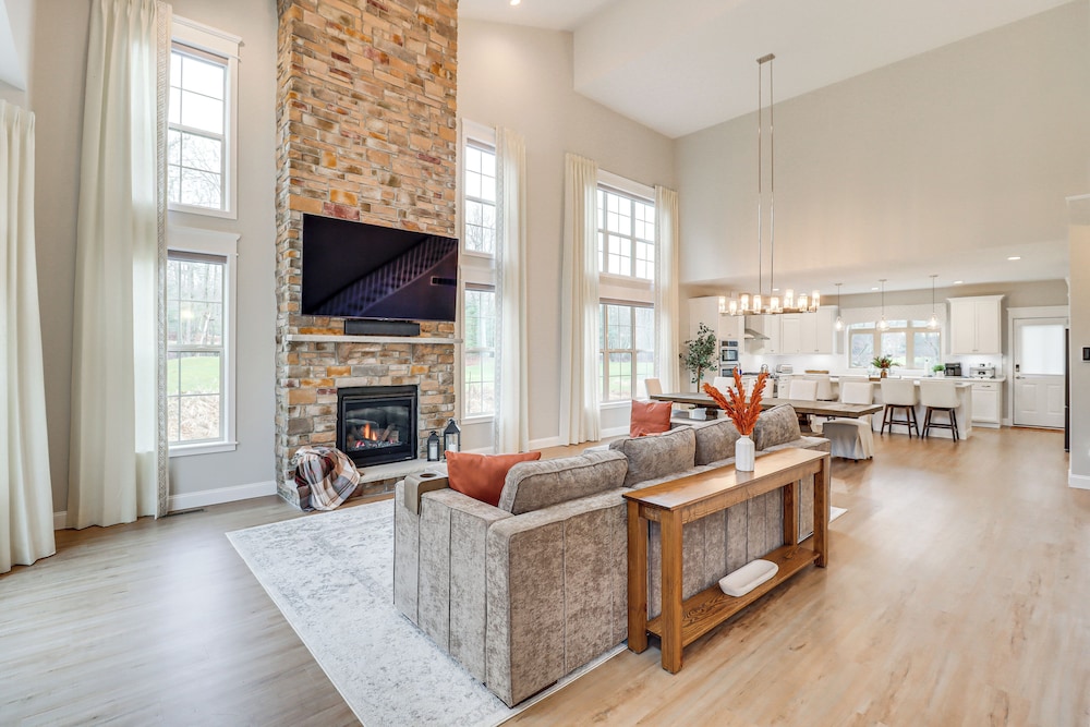Bbq-ready Deck: Lake Harmony Home w/ Fire Pit