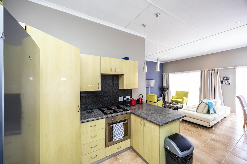 Modern Executive Unit
