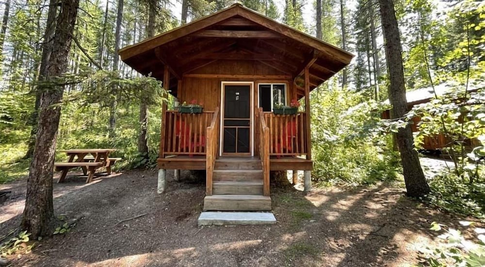 Timber Wolf Resort & Jeep Rentals