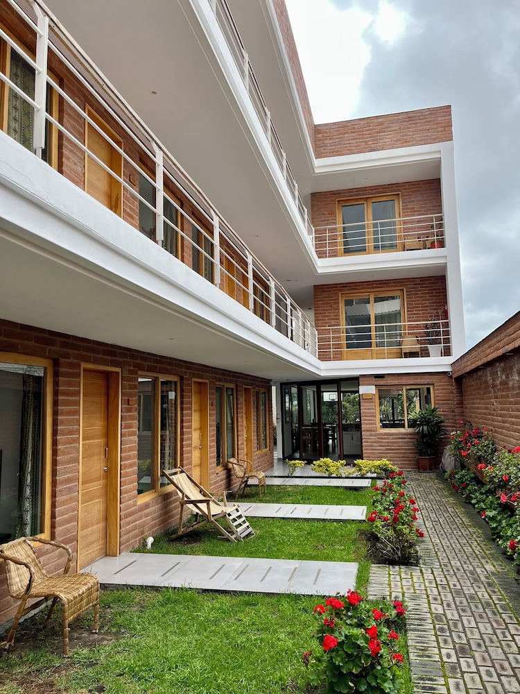 Hotel Hostal El Geranio - Image 1