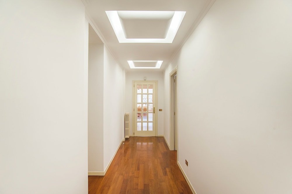 Eur Luminous And Large Family Terrace Apartment