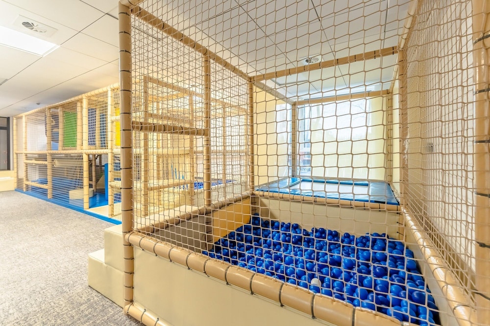 Comfortable Apartment With Balcony, Pool, Sauna