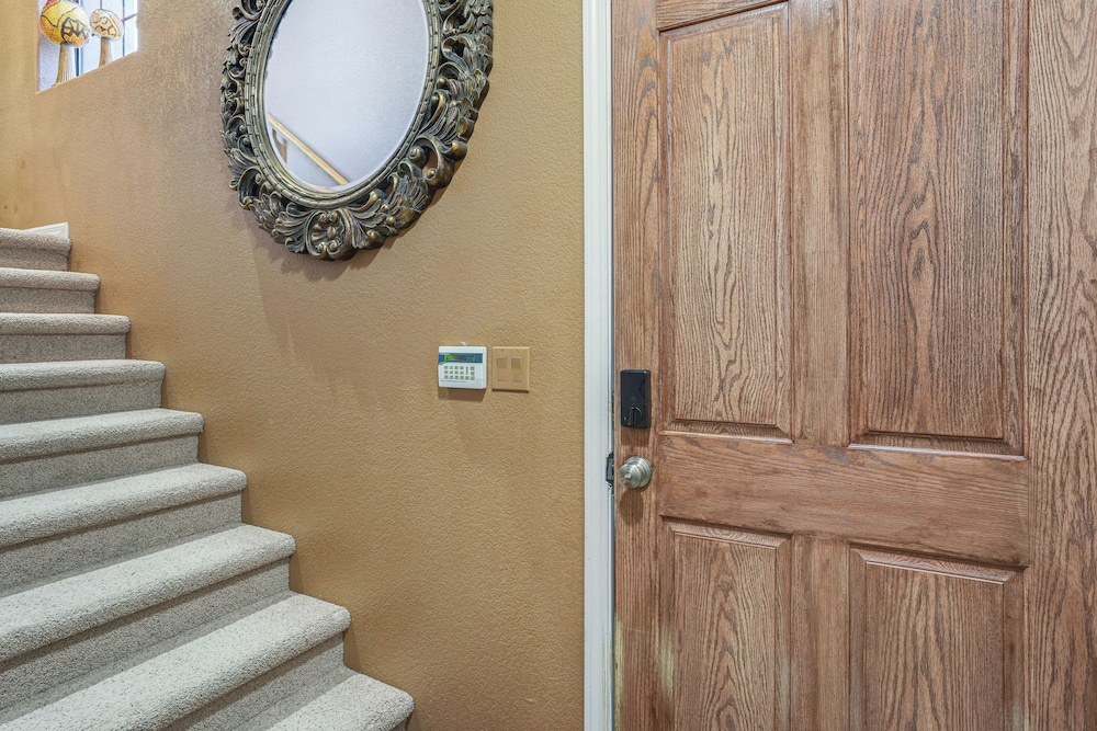 Stay, Work & Golf! Prescott Condo w/ WFH Setup