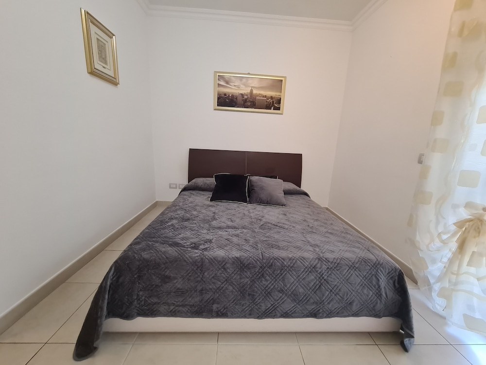 Rooms And Comfort Apartment