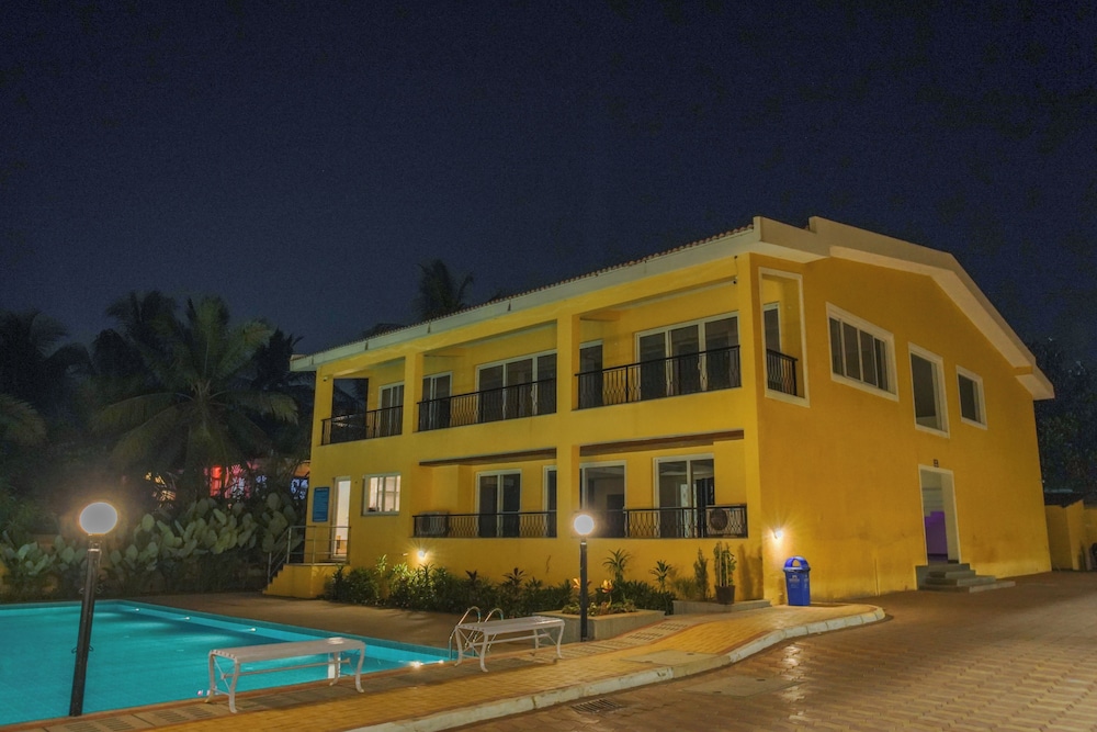Alaya Stays Veera Marina 1BHK with Pool