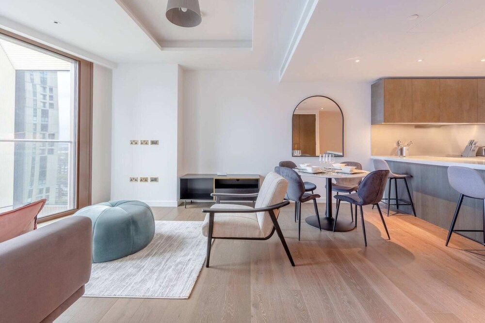 Luxurious 2BD Flat by the River Thames - Vauxhall