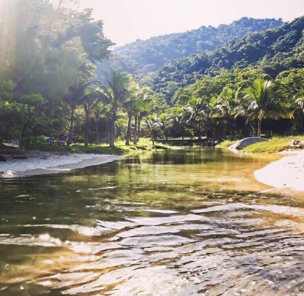 Reserva do Sahy, Condado