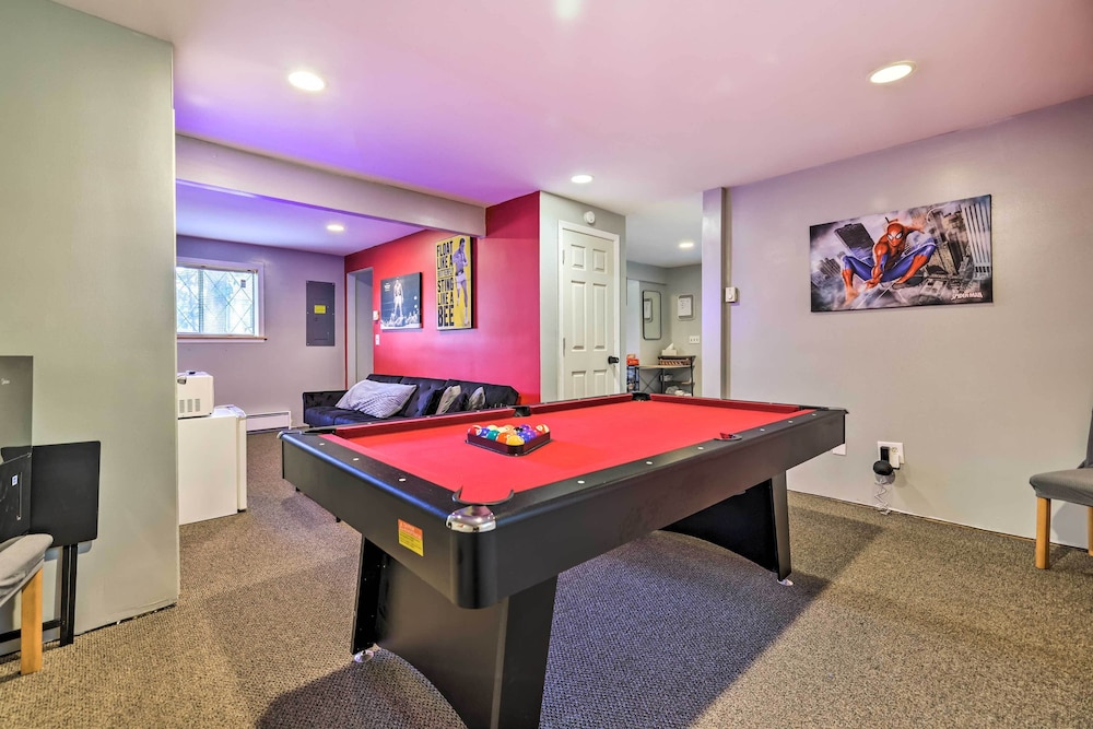 Walk to Lake: Game Room Getaway in Pocono Summit! view 4