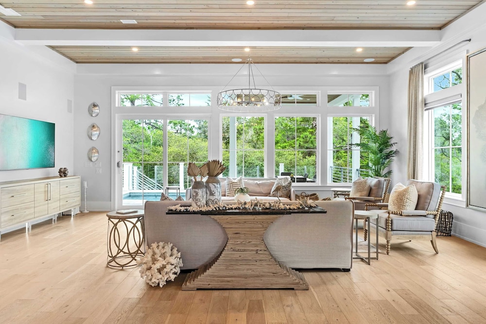 30A Beach Bliss by Avantstay Golf Cart + Luxury Private Pool