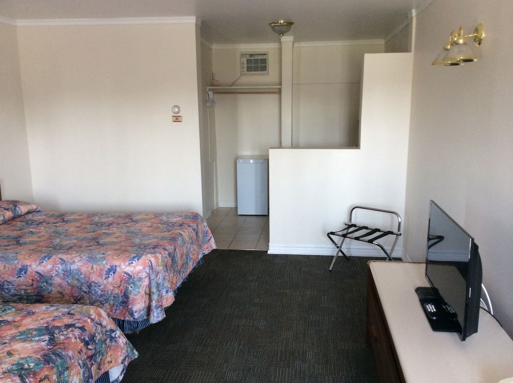 Embassy Motel
