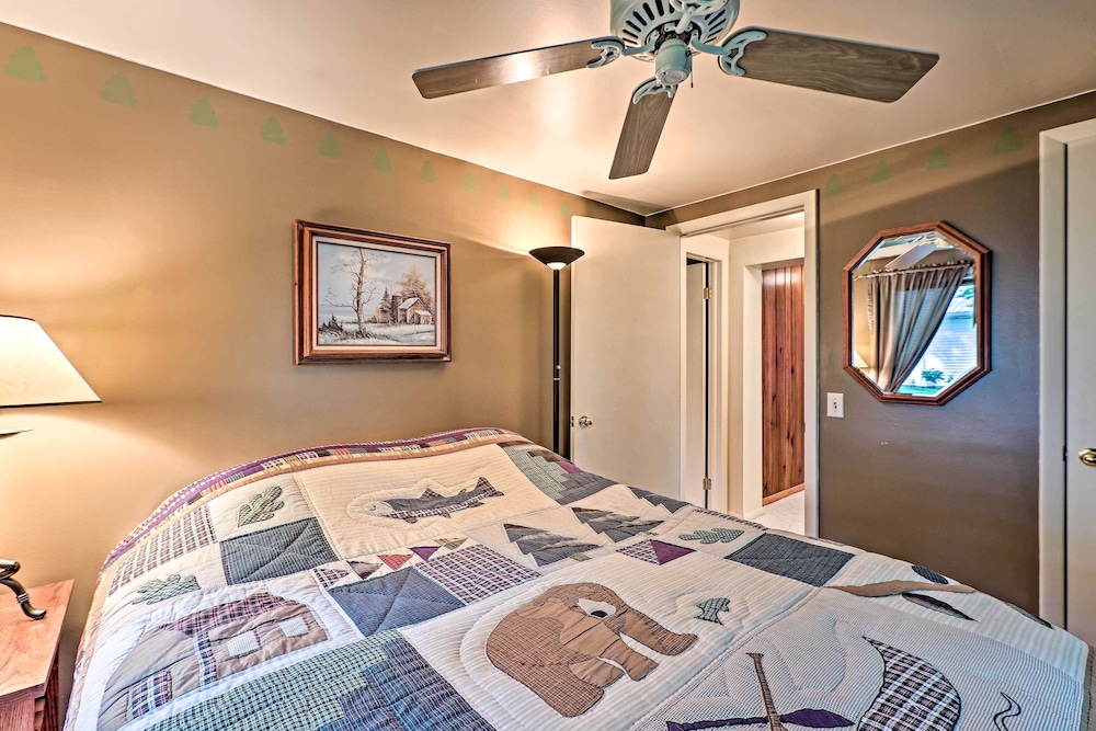Le Roy Lakefront Retreat w/ Dock Kayaks! - Property Image 29