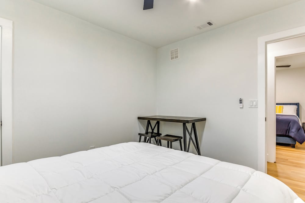 3 Mi to Dtwn Entertainment: Pensacola Family Home!