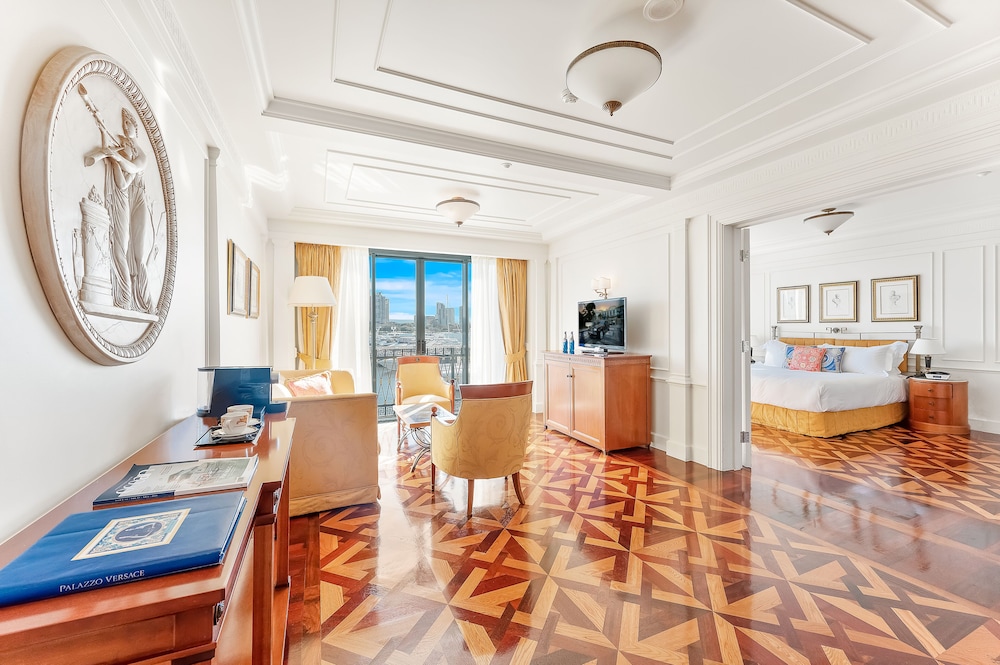 Main Beach Vacations - Imperial Hotel Gold Coast - Property Image 3