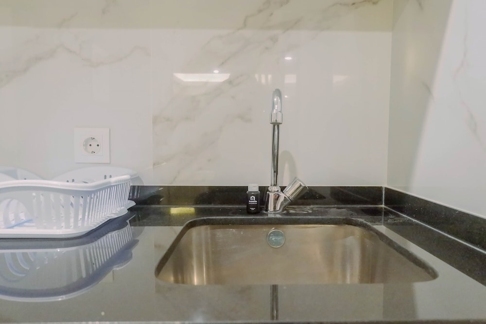 Luxurious & Spacious 2BR Apartment at One East Residences, スラバヤ - 13