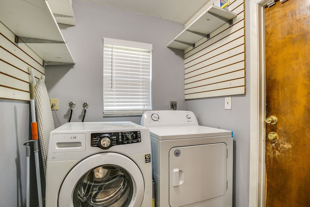 Near Golf & Beaches: Coral Springs Home w/ Yard!