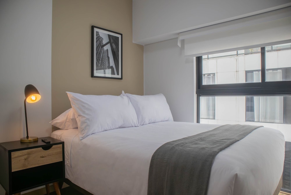 w Elegant 2BR w Distinctive Deco in Miraflores