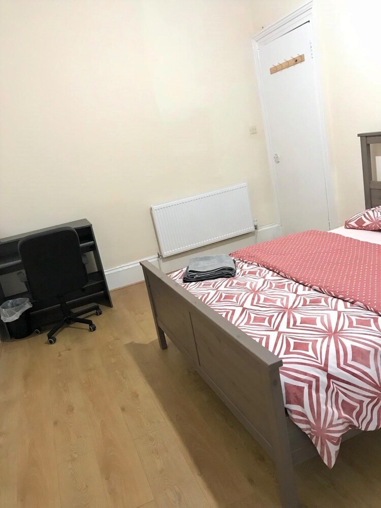 5 Bedroom House For Large Group view 5